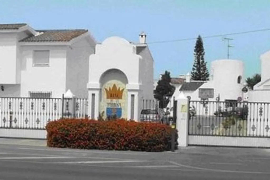 Alojamiento Con Piscina Para Grandes Grupos Chiclana de la Frontera 0*,  İspanya